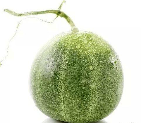 梦见吃甛瓜还分给别人吃,甛瓜佳肴的甜蜜传递